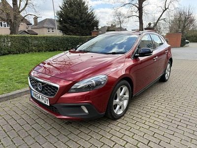 Used Volvo V40 2015 Red Hatchback
