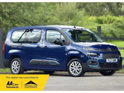 Gebraucht Citroën e-Berlingo Feel 100 kW (136 PS) 2023 Blau Van / Kleinbus
