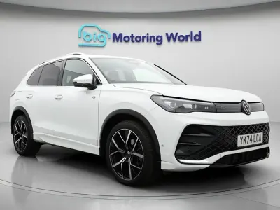 Second-hand VW Tiguan R-line 150 CP (110 kW) 2024 Alb SUV