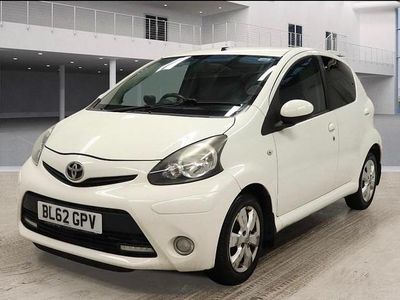 Used Toyota Aygo 68 HP (50 kW) 2013 White Hatchback