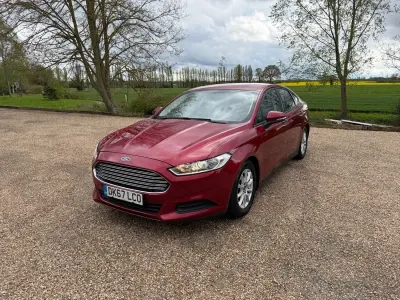 Used Ford Mondeo Style 120 HP (88 kW) 2017 Red Hatchback