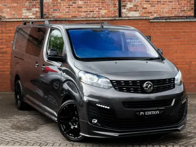 Usado Vauxhall Vivaro Elite 145 CV (106 kW) 2022 Gris Monovolumen