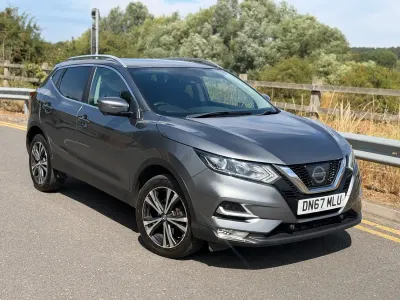 Used Nissan Qashqai N-Connecta 110 HP (80 kW) 2017 Grey SUV