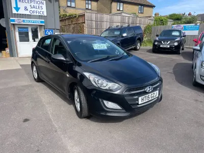 Begagnad Hyundai i30 SE 2015 Svart Halvkombi