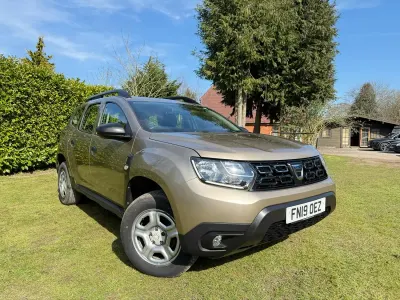 Usado Dacia Duster Essentiel 115 HP (84 kW) 2019 Bege SUV