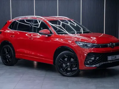 Begagnad VW Tiguan R-line 150 HK (110 kW) 2024 Röd SUV