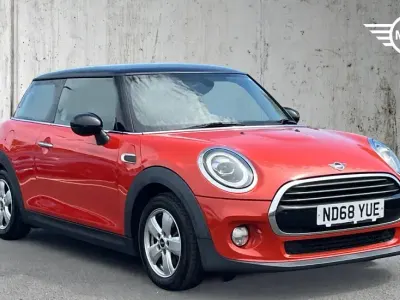Used Mini Cooper Classic 134 HP (98 kW) 2018 Orange Hatchback