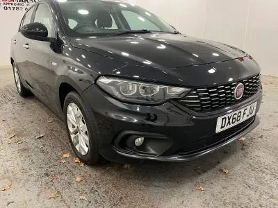 Used Fiat Tipo Easy Plus 120 HP (88 kW) 2018 Black Hatchback