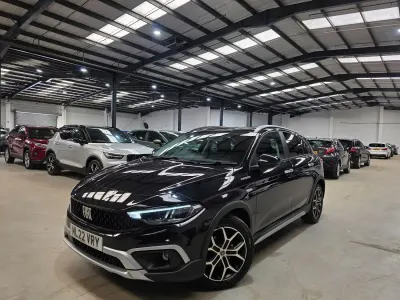 Begagnad Fiat Tipo Cross 130 HK (95 kW) 2022 Svart Halvkombi