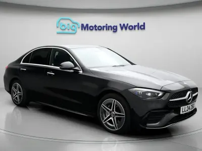 Usado Mercedes C300e AMG line 313 HP (230 kW) 2024 Preto Sedan