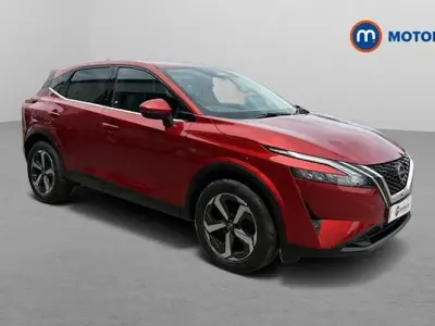 Used Nissan Qashqai N-Connecta 140 HP (102 kW) 2023 Red SUV