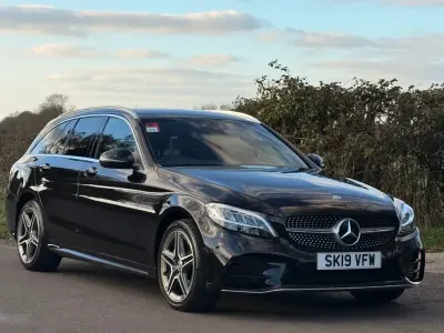 Używany Mercedes C220 AMG line 194 KM (142 kW) 2019 Czarny Kombi