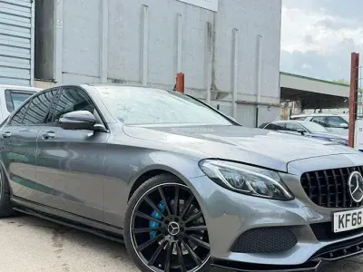 Usado Mercedes C350e Premium Plus 292 HP (214 kW) 2017 Sedan
