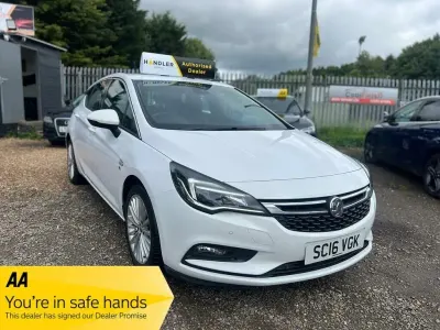 Used Vauxhall Astra Elite 2016 White Hatchback
