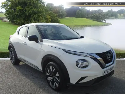 Używany Nissan Juke Acenta 114 KM (83 kW) 2023 Biały SUV