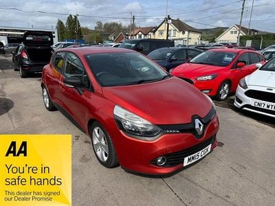 Used Renault Clio IV Expression+ 90 HP (66 kW) 2015 Red Hatchback
