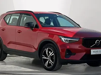 Used Volvo XC40 Plus 163 HP (119 kW) 2022 Red SUV