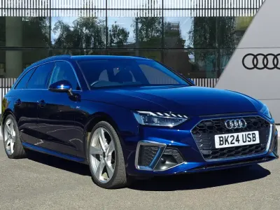 Usado Audi A4 S-Line 2024 Azul Familiar
