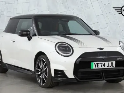 Used Mini Cooper Hatch 133 kW (181 HP) 2024 White Hatchback