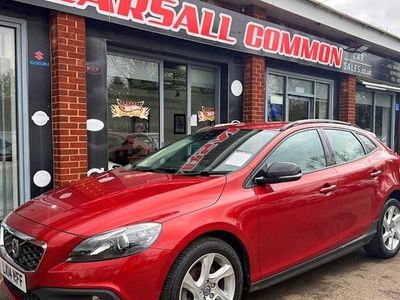 Used Volvo V40 114 HP (83 kW) 2015 Hatchback