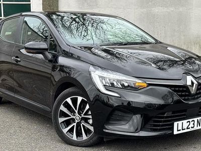 Used Renault Clio V Evolution 145 HP (106 kW) 2023 Metallic  diamond black  Hatchback