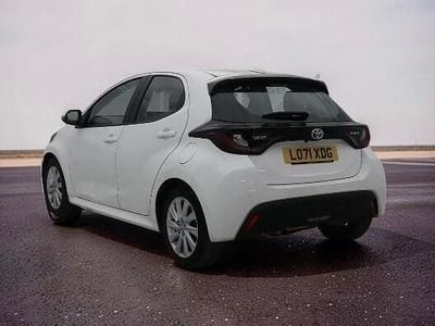 Used Toyota Yaris Hybrid 116 HP (85 kW) 2022 White Hatchback