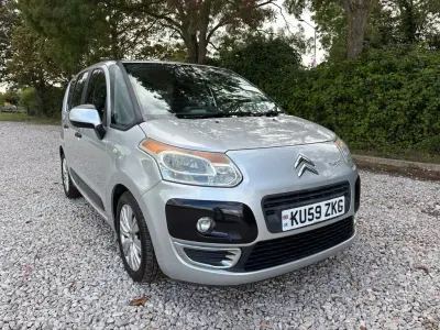 Begagnad Citroën C3 Picasso VTR Sport 120 HK (88 kW) 2009 Silver Minibuss