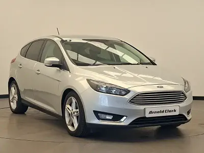 Used Ford Focus Titanium 120 HP (88 kW) 2017 Silver Hatchback