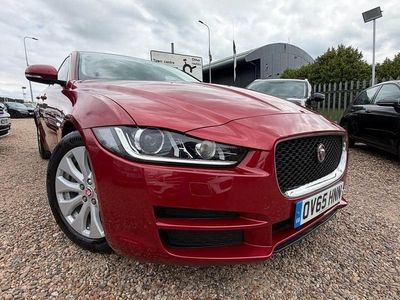 Begagnad Jaguar XE Portfolio 180 HK (132 kW) 2015 Röd Sedan