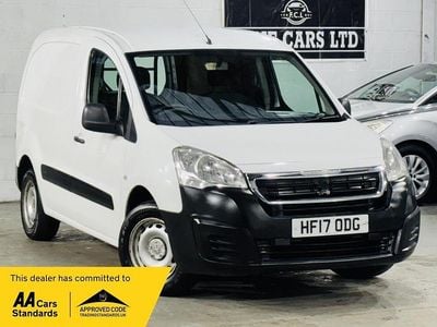 White Used 2017 Peugeot Partner S MPV | £3,000 (Fair price)