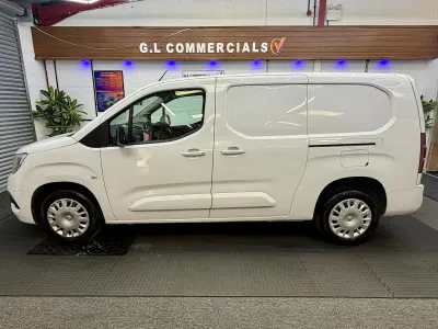 Used Vauxhall Combo 100 HP (73 kW) 2023 White MPV