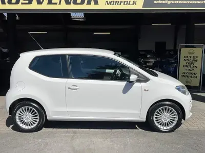 Begagnad VW up! Highline 75 HK (55 kW) 2016 Halvkombi
