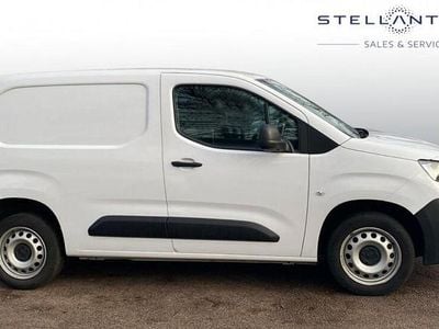 White Used 2023 Peugeot Partner Premium MPV | £10,995 (Good price)