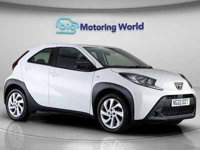 Used Toyota Aygo X PURE 72 HP (52 kW) 2022 White SUV