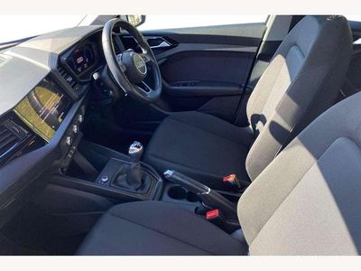 Used Audi A1 Design 95 HP (69 kW) 2023 White SUV