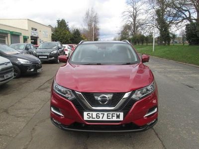 Used Nissan Qashqai N-Connecta 110 HP (80 kW) 2017 Red SUV