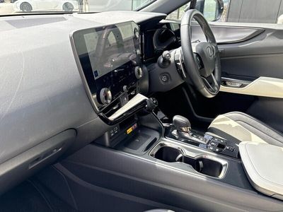 Lexus NX450h+