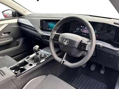 Used Vauxhall Astra Design Edition 110 HP (80 kW) 2024 Blue Estate