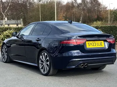 Käytetty Jaguar XE R-Dynamic 204 HP (150 kW) 2023 Sininen Sedan