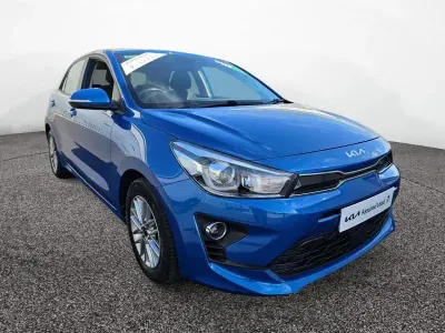 Begagnad Kia Rio 84 HK (61 kW) 2022 Blå Halvkombi