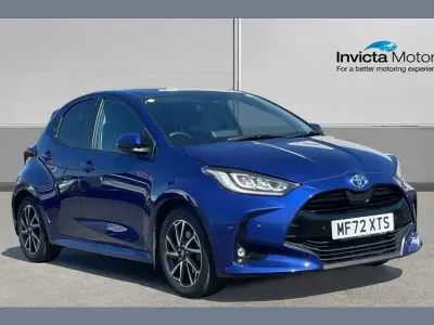 Second-hand Toyota Yaris Hybrid Design 116 CP (85 kW) 2022 Albastru Hatchback