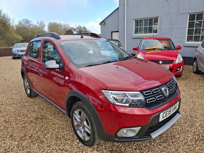 Used Dacia Sandero Essentiel 90 HP (66 kW) 2019 Red Hatchback