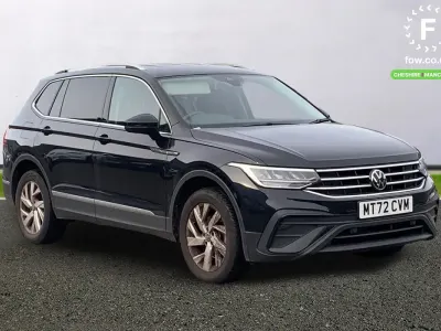 Usado VW Tiguan Allspace Comfortline 150 HP (110 kW) 2022 Preto SUV