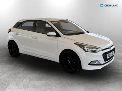 Used Hyundai i20 SE 84 HP (61 kW) 2015 White Hatchback