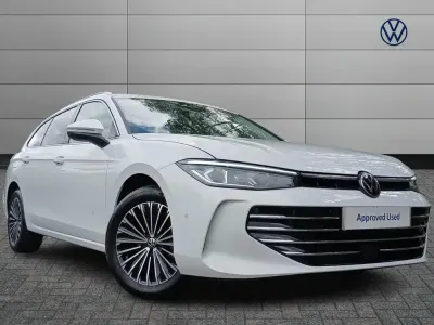 Used VW Passat Elegance 147 HP (108 kW) 2025 White Estate