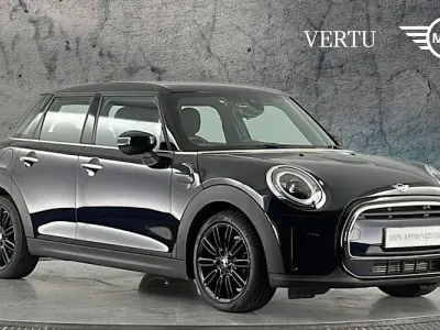 Usado Mini Cooper Exclusive 136 HP (100 kW) 2022 Citadino