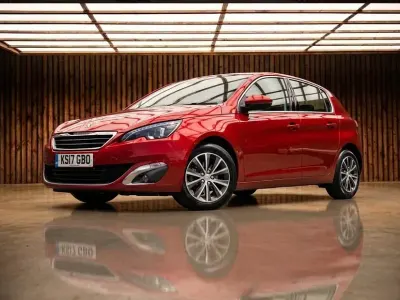 Used Peugeot 308 Allure 120 HP (88 kW) 2017 Red Hatchback