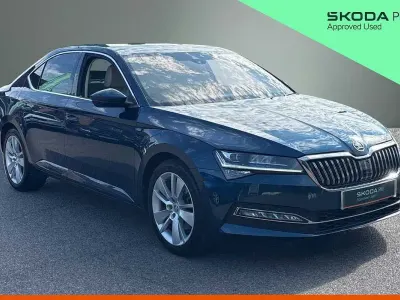 Used Skoda Superb SE L 140 HP (102 kW) 2019 Petrol blue metallic Hatchback