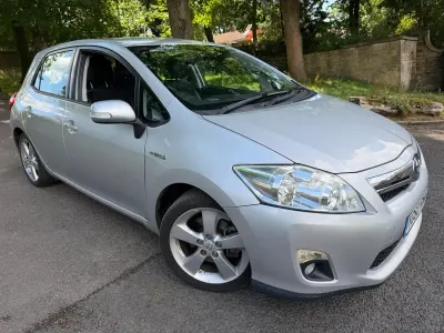 Used Toyota Auris Hybrid 136 HP (100 kW) 2010 Silver Hatchback
