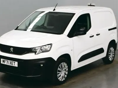 Second-hand Peugeot Partner Premium 100 CP (73 kW) 2022 Alb Monovolum